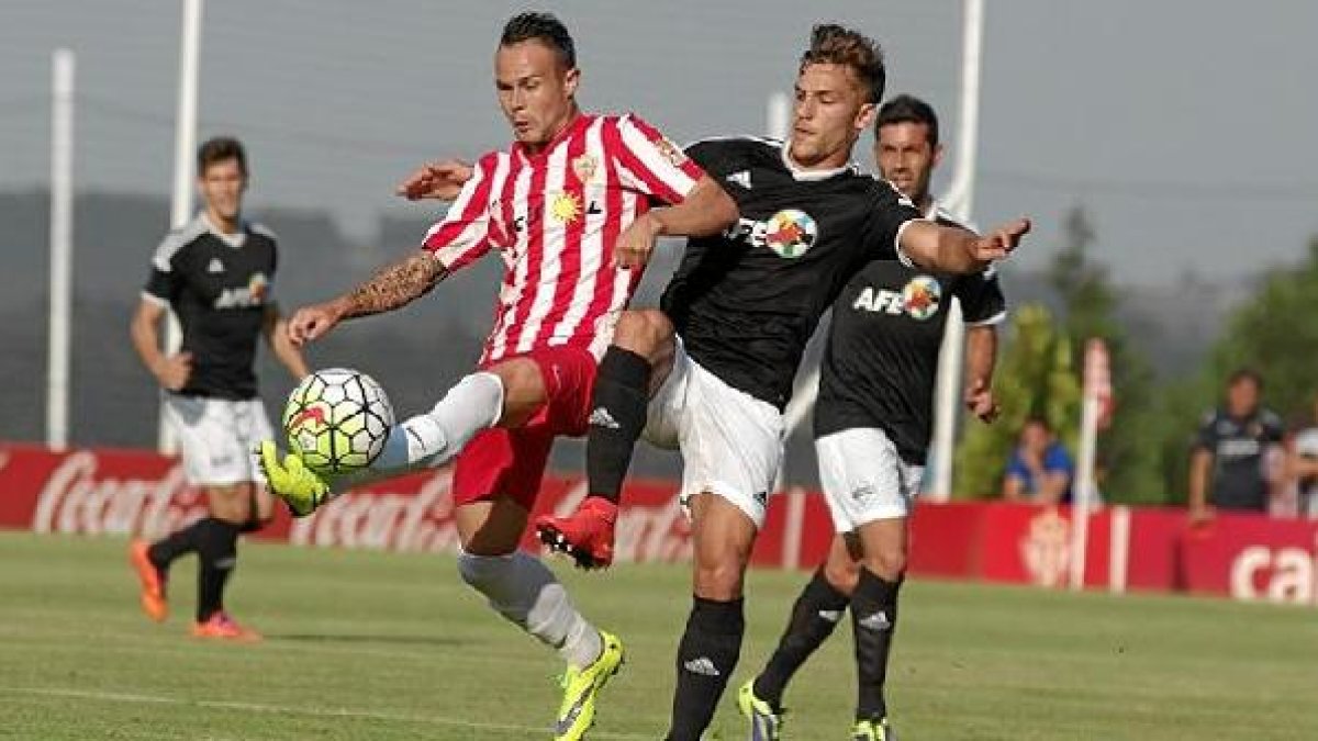 Iván Sánchez es un valor en alza para el Almería.