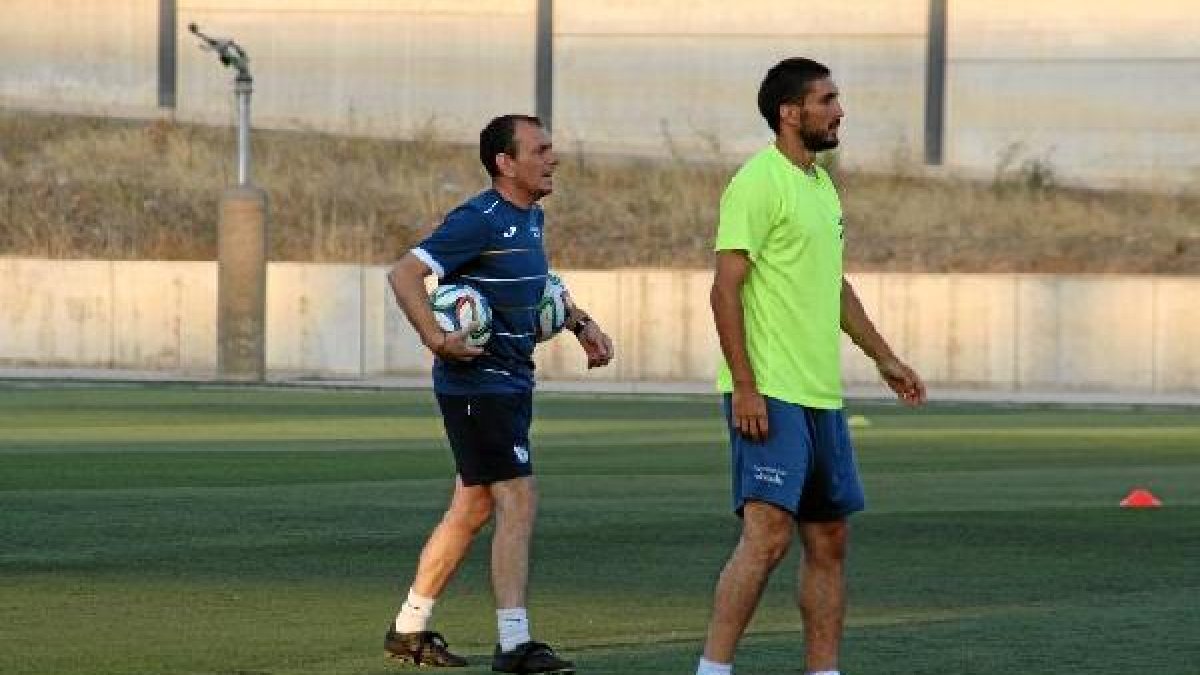 Alberto González, con Álex Bautista.