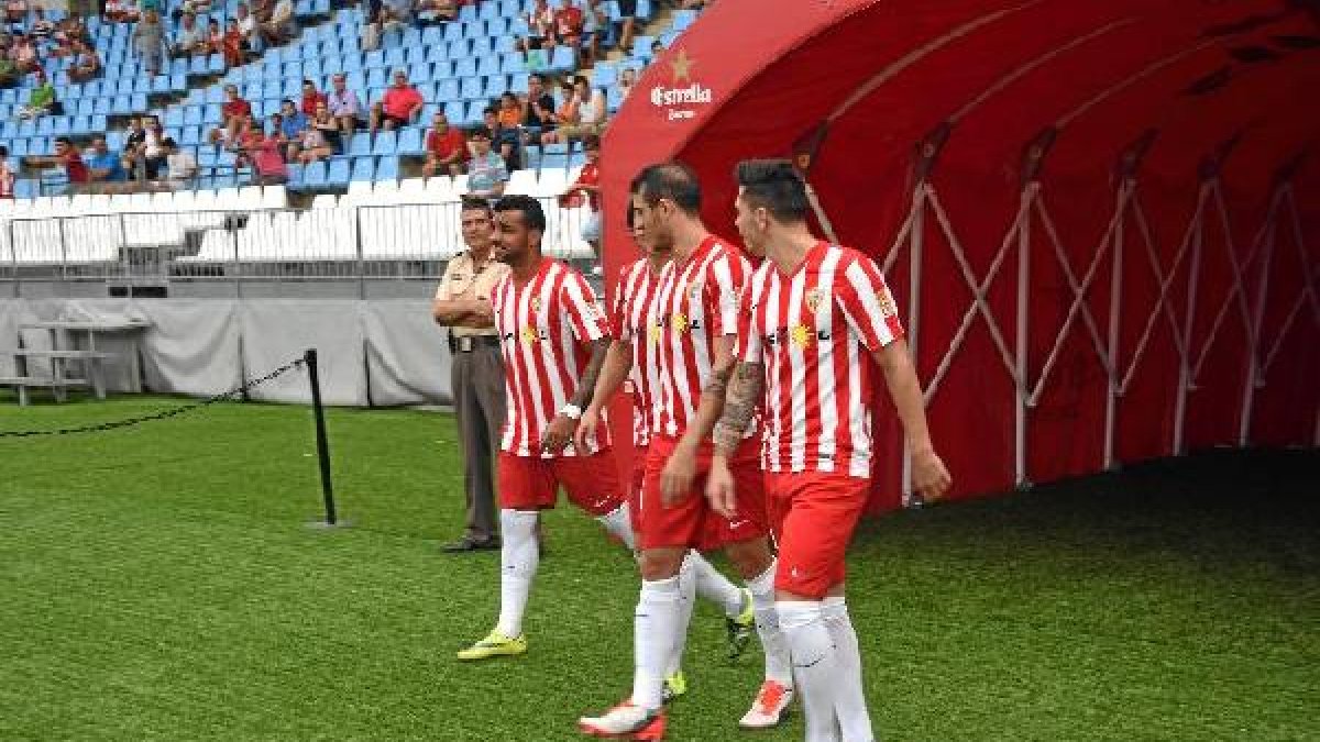 Míchel, primero por la izquierda.