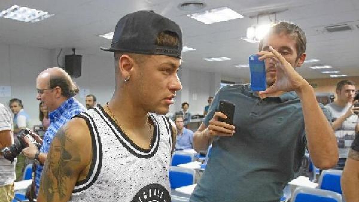 Neymar será de larga duración en el Barça.