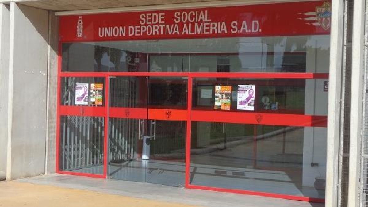 La tienda del Almería.