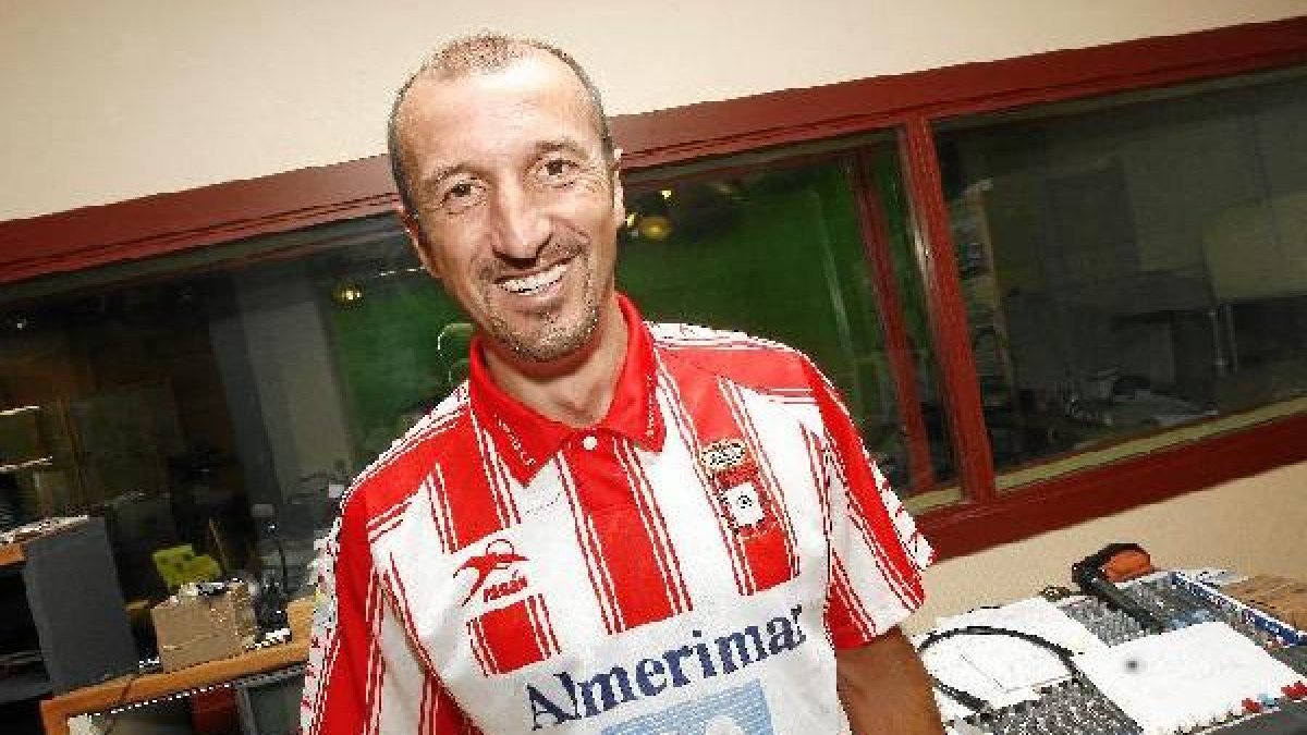 Ranco Popovic en los estudios de la Cadena SER en Almería.