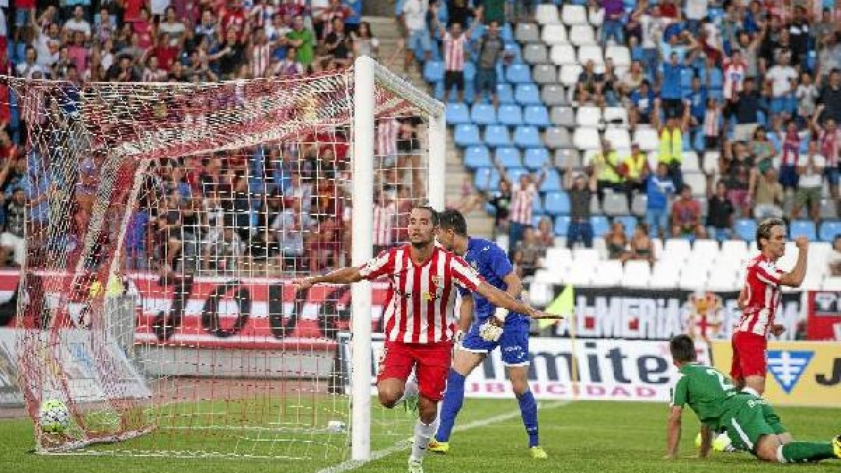 Quique anotó su primer gol con la camiseta del Almería.
