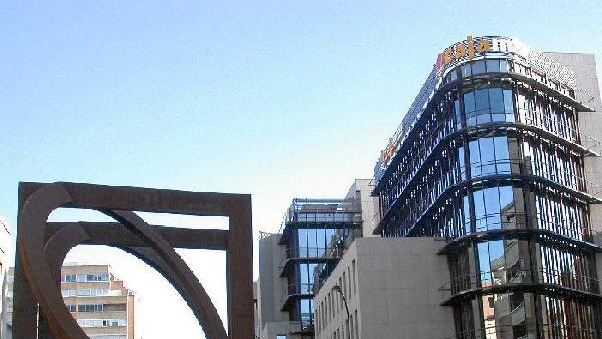 Sede central de Grupo Cajamar en la Plaza Barcelona de Almería