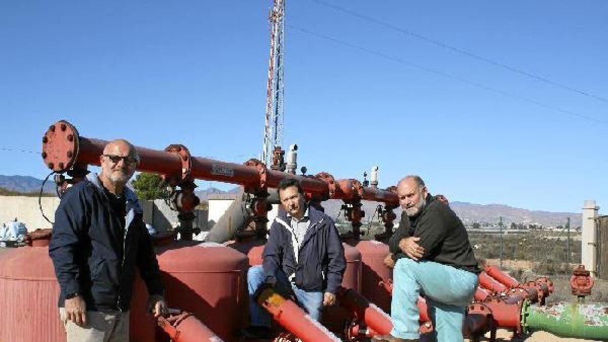 Representantes de Feral en la planta de depuración de El Viso.