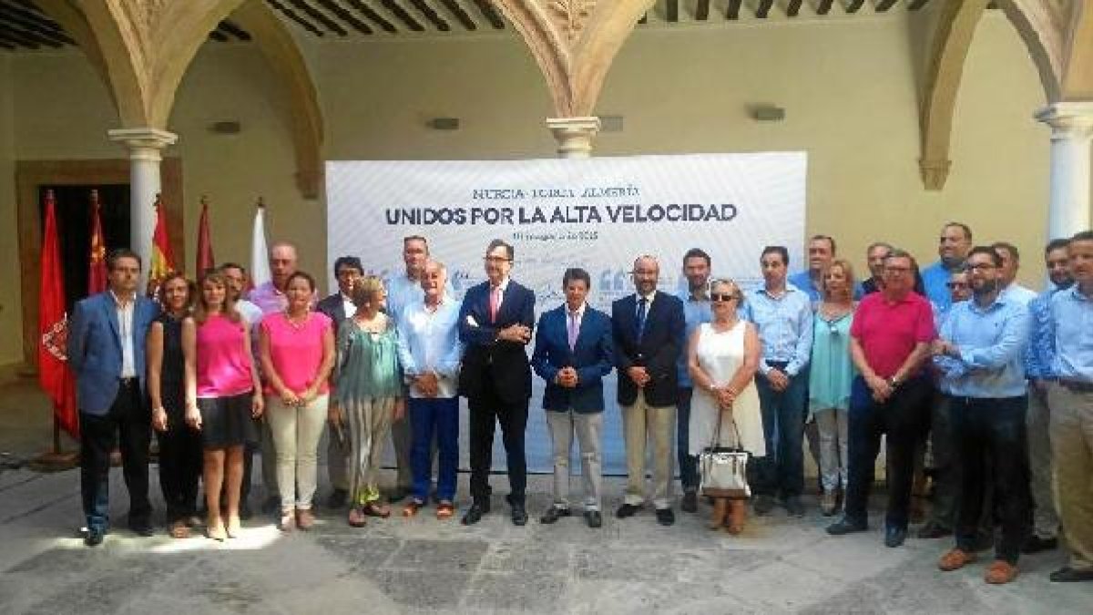 Representación institucional de los tres ayuntamientos