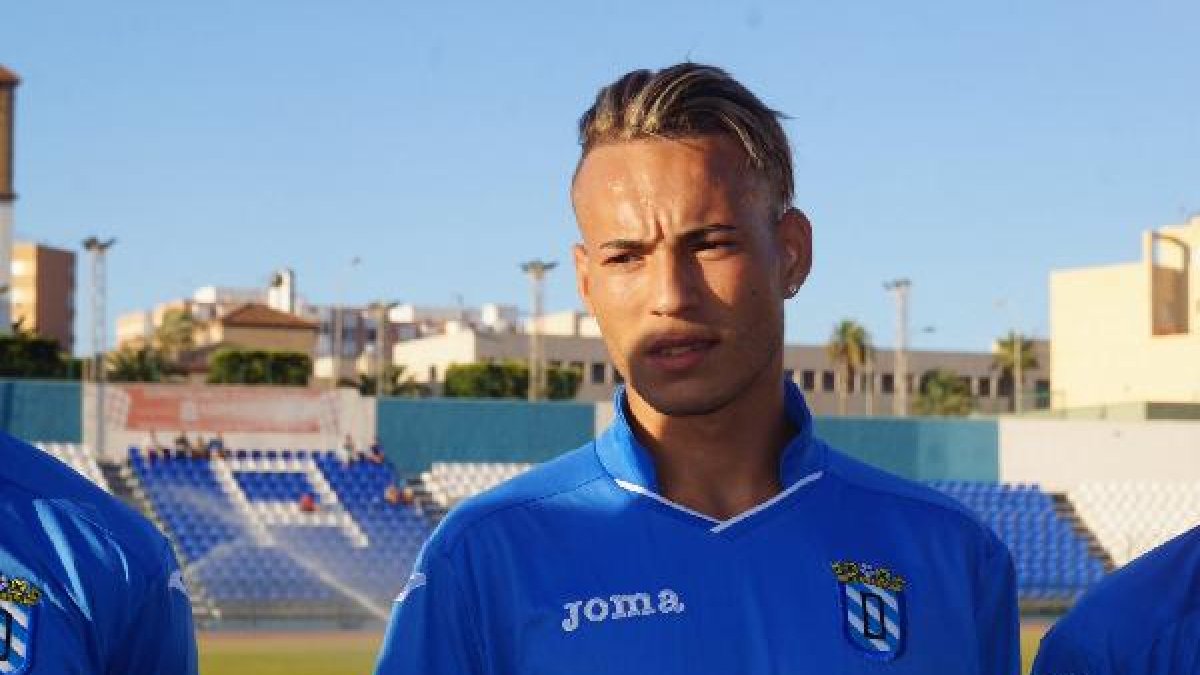 Fatah, con la camiseta del Melilla.