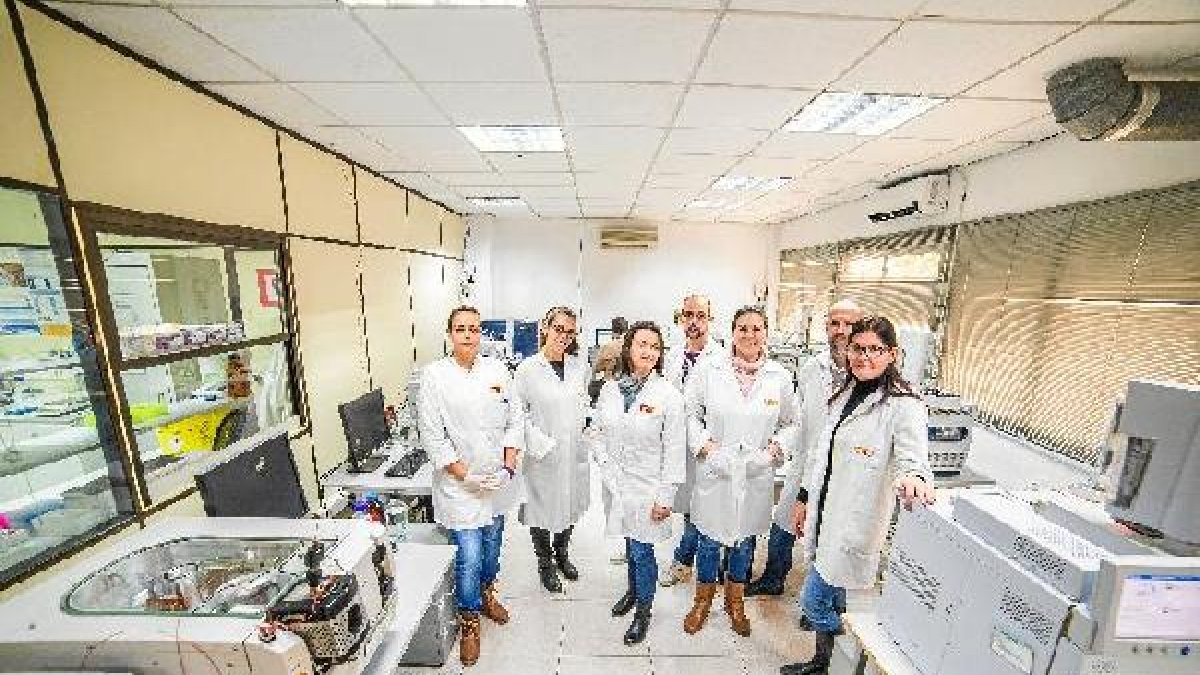 Laboratorio y equipo de Alhóndiga La Unión.