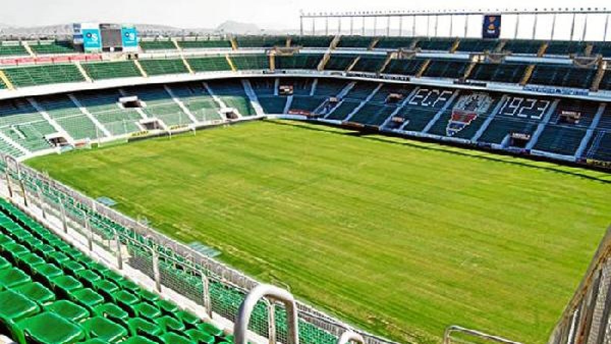 El Martínez Valero deja por ahora un anillo libre.