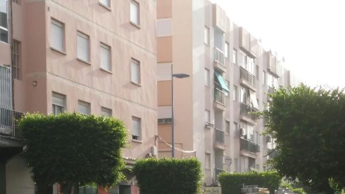 Incendio de cables en un local de hostelería en Calzada de Castro.