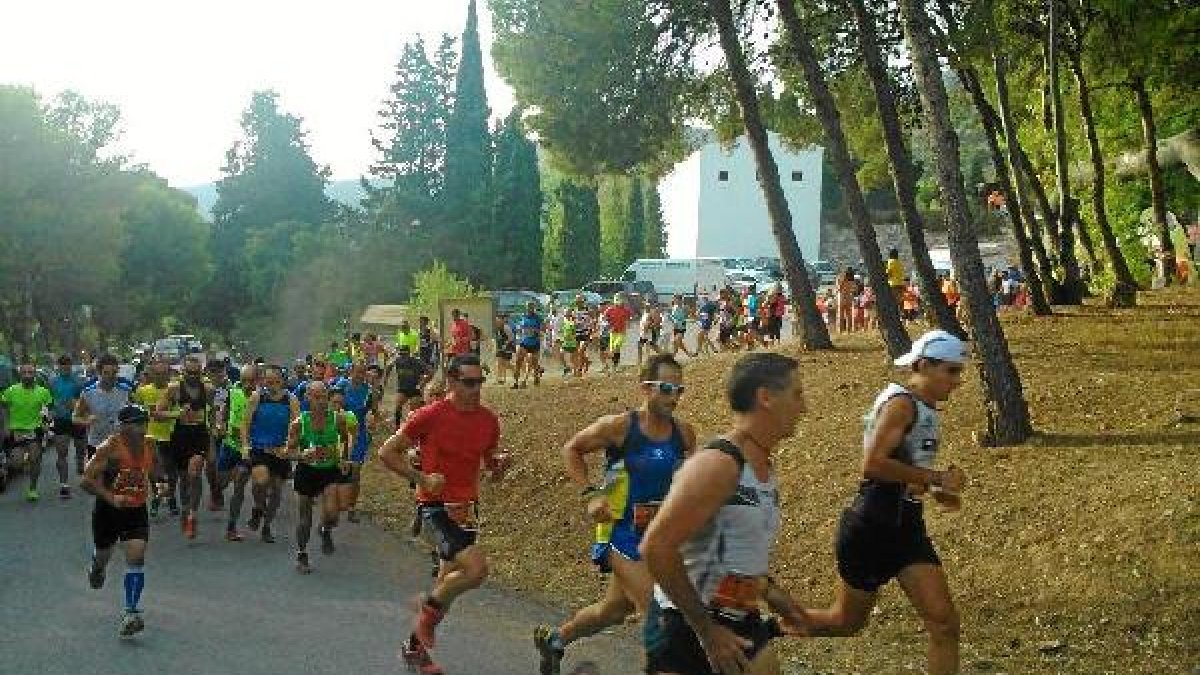 Los corredores sisfrutando de la prueba.