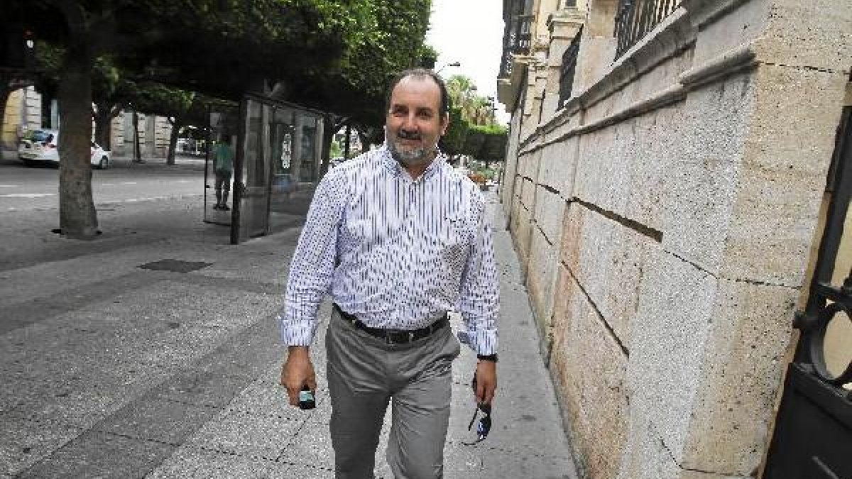 Ortiz, entrando en la sede de la Junta.