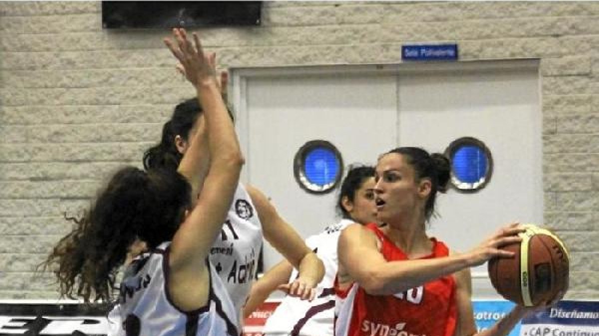 Sandra Molero seguirá luciendo el color rojillo.