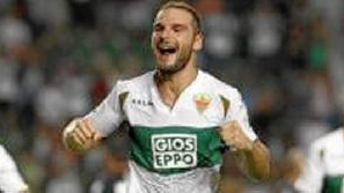 Lombán volverá a jugar en Primera.