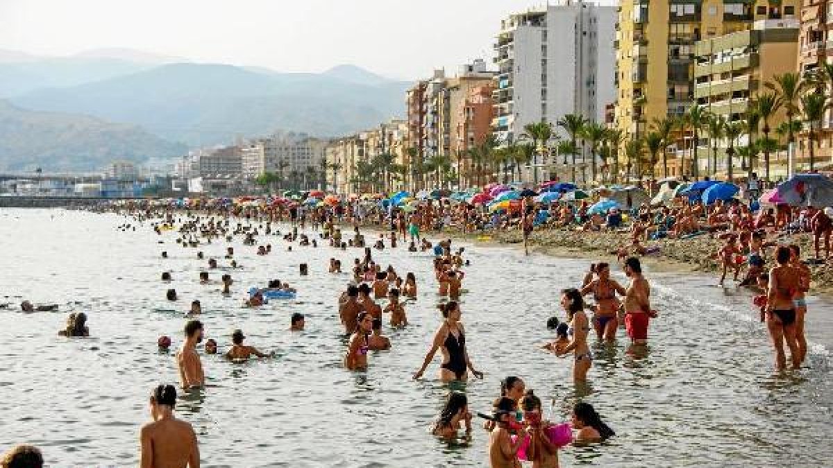 Hasta arriba. Así lucía El Zapillo el fin de semana.