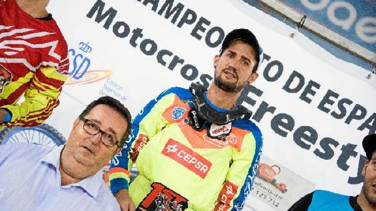 J. J. Rubí con el campeón.