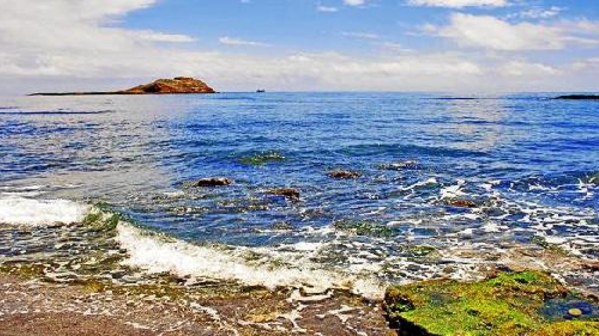 el Islote de San Andrés visto desde Carboneras.