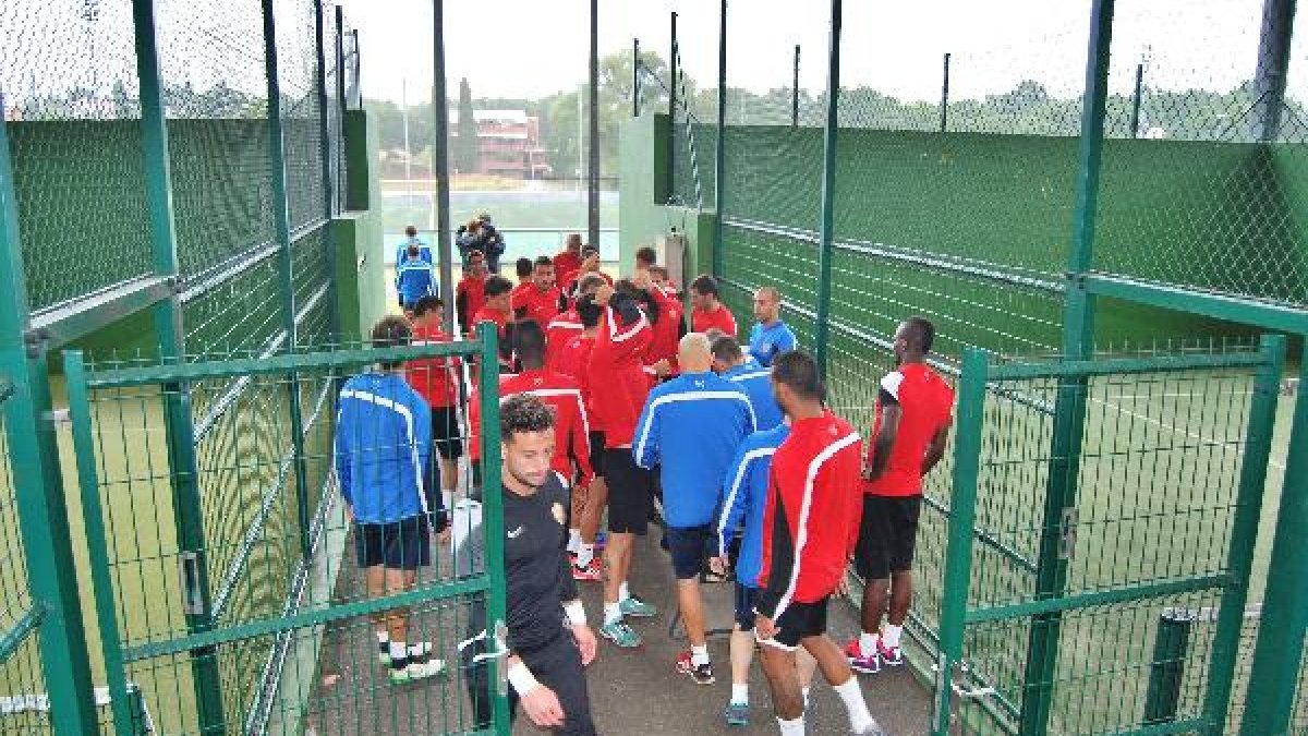 El Almería cambia el fresco asturiano por el calor almeriense.