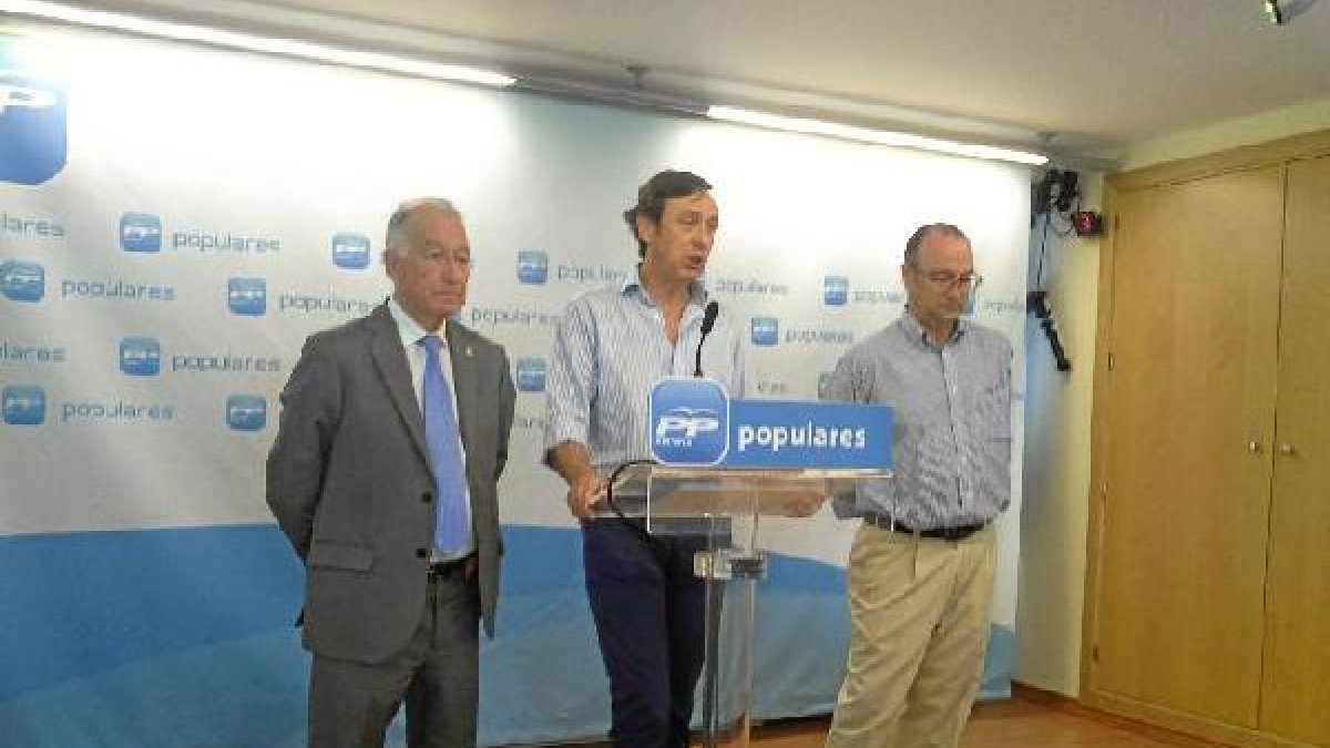 Amat, Hernando y Rodríguez-Comendador.