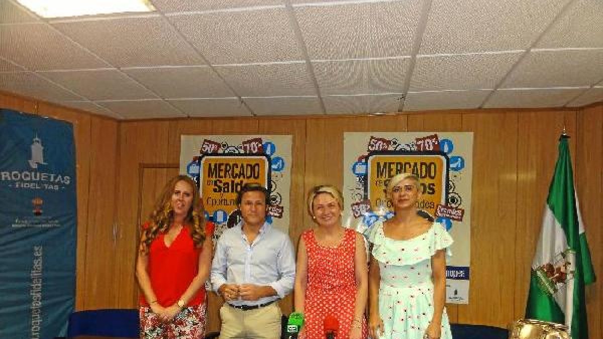 Cabrera y Carmona presentan el mercado junto a Azucena Sabio (ACER) y Eva Pérez (Juan Carlos I).