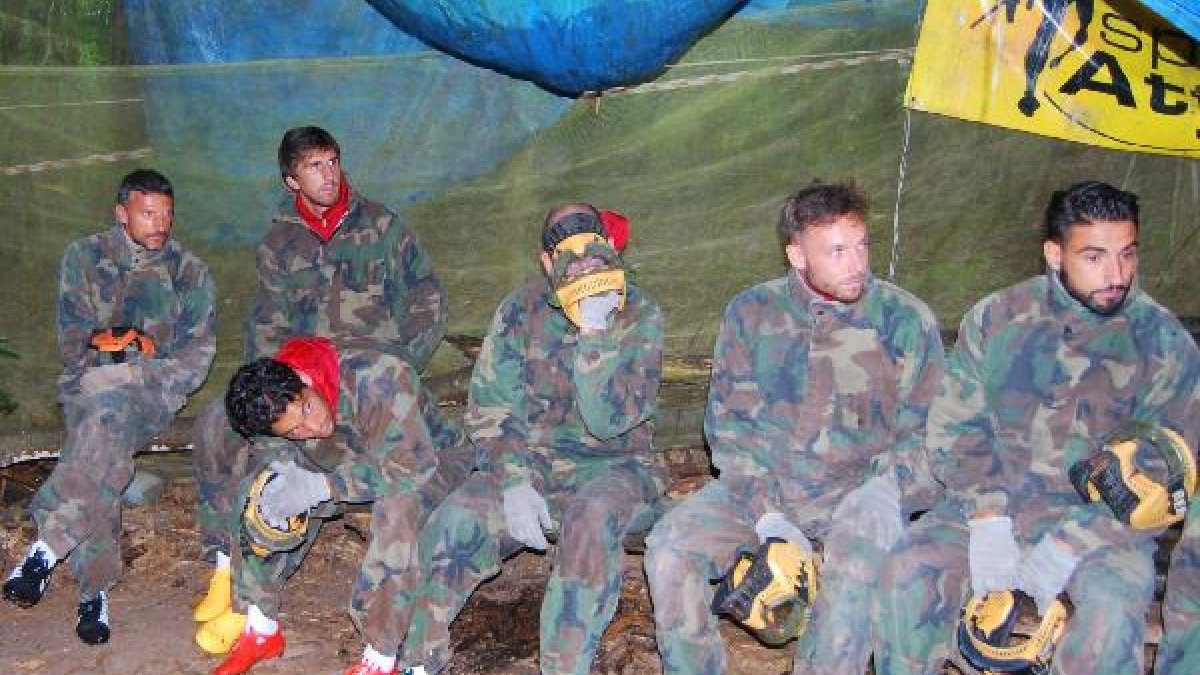 El Almería jugó al Paintball en Candamo.