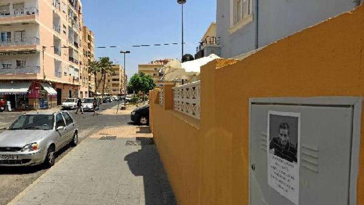 Cartel de búsqueda de Manuel García en la calle Bilbao