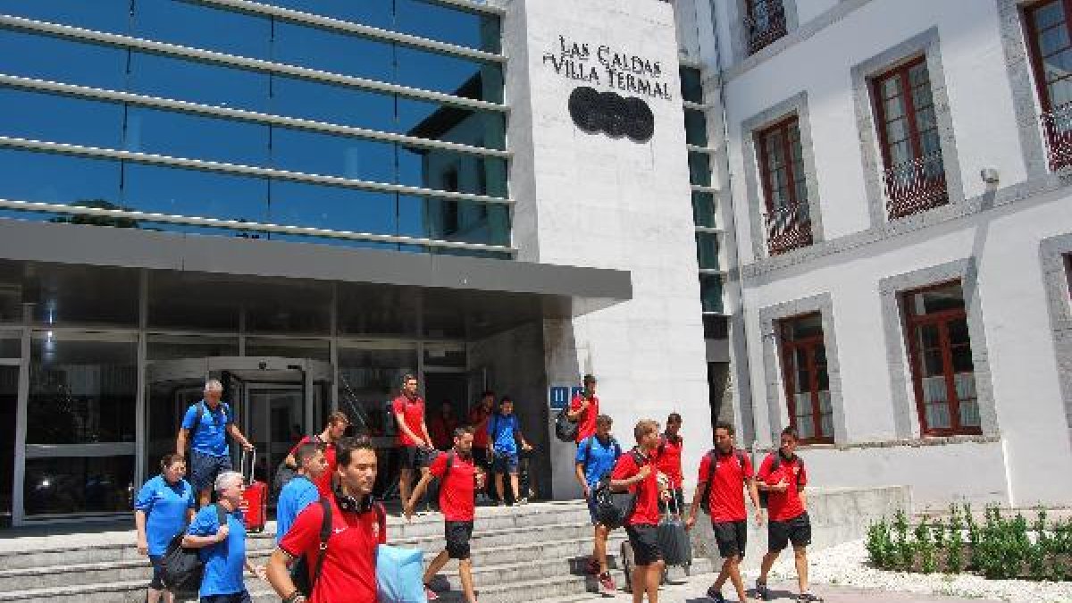 El Almería tiene que dar salida a varios jugadores.