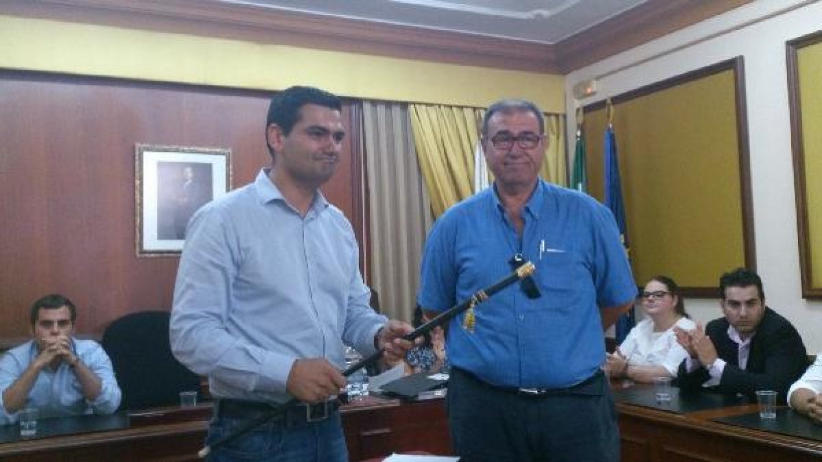 Martín Morales, a la izquierda, en su toma de posesión