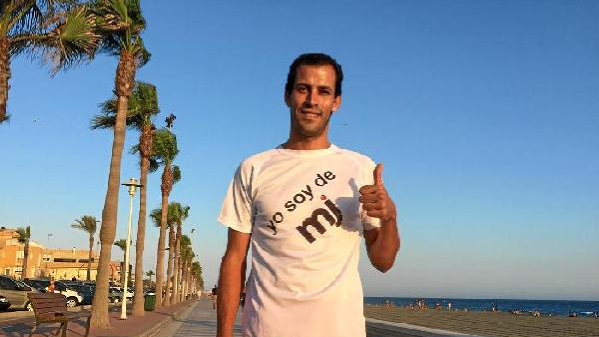 Alejandro Carbonero en el Paseo Martítmo de Almería.