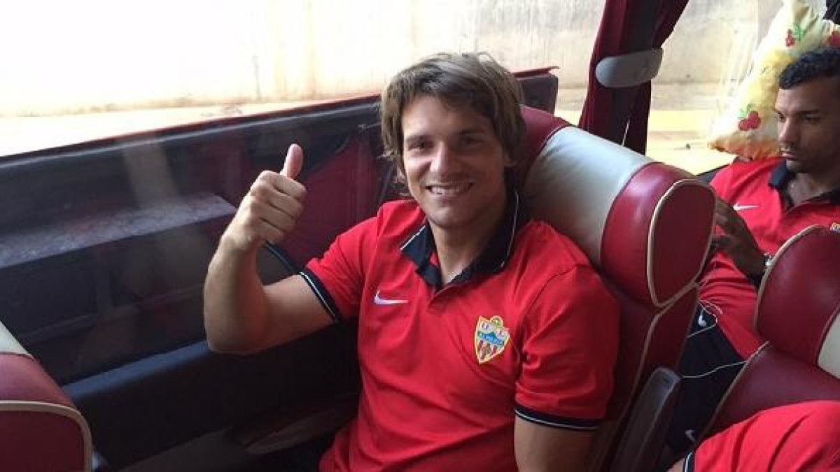 Dubarbier ha renovado con el Almería.