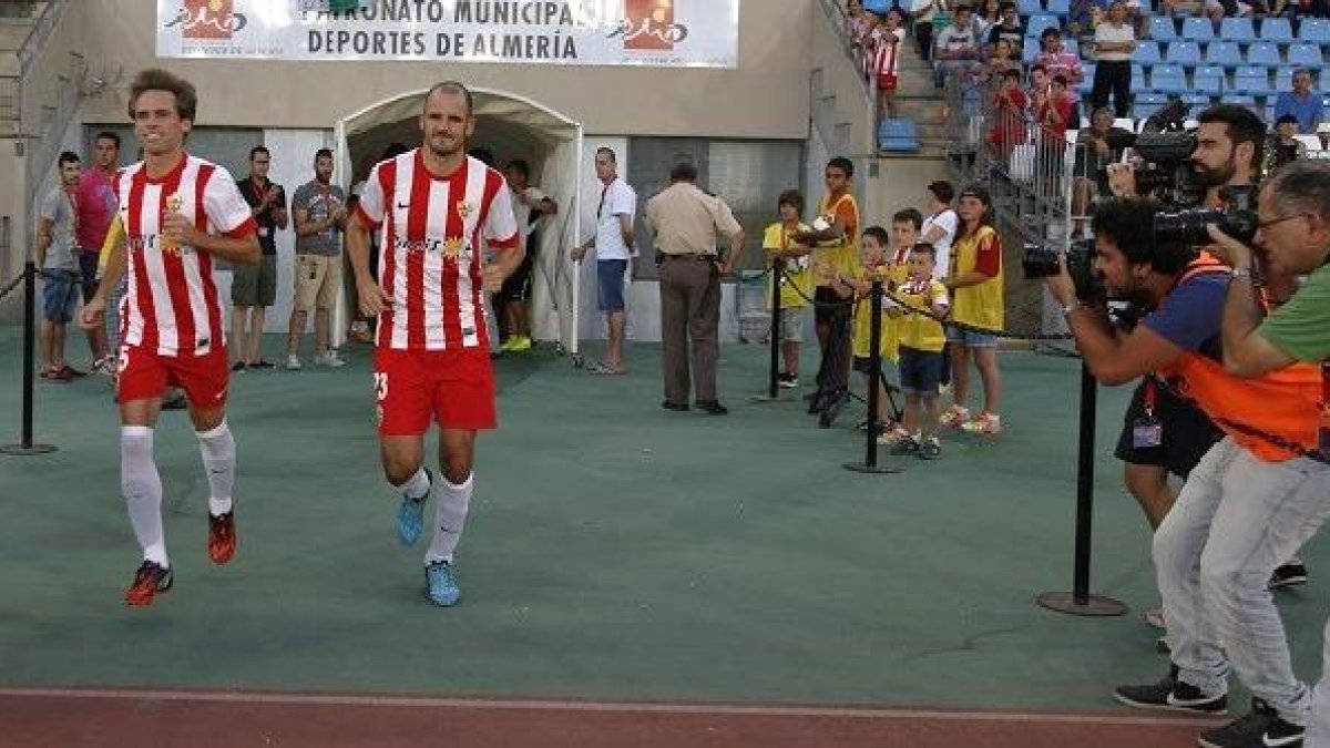 El Almería se presenta contra Las Palmas.