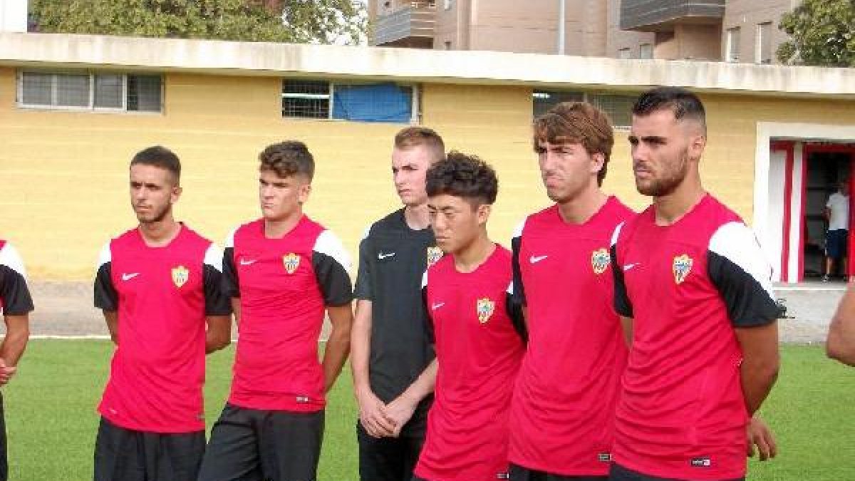 El jugador coreano está en la agenda de varios clubes punteros de 2ª B