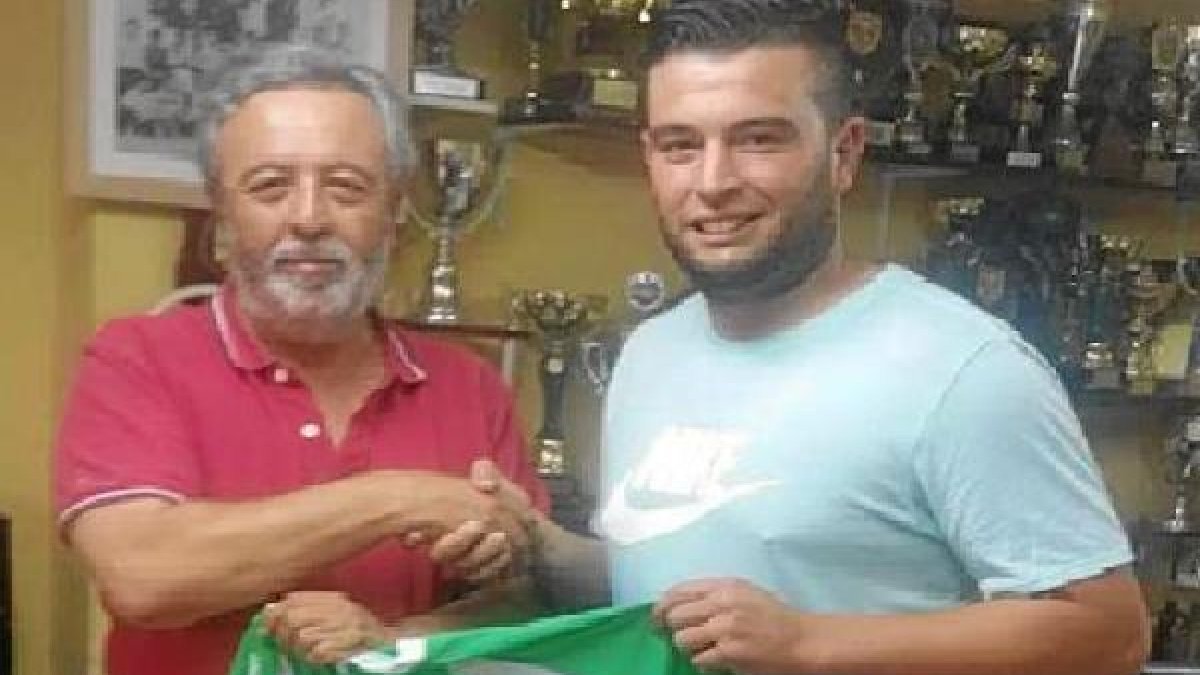 El presidente da la bienvenida a los nuevos fichajes.