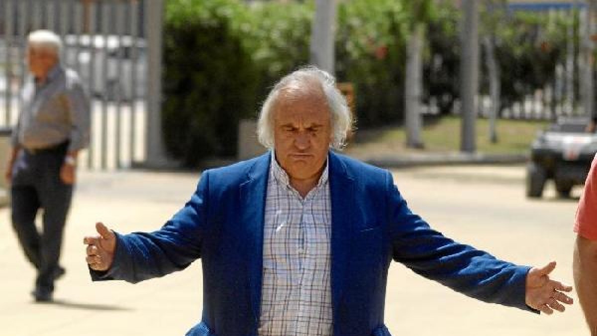 Alfonso García espera con los brazos abiertos a los nuevos abonados.