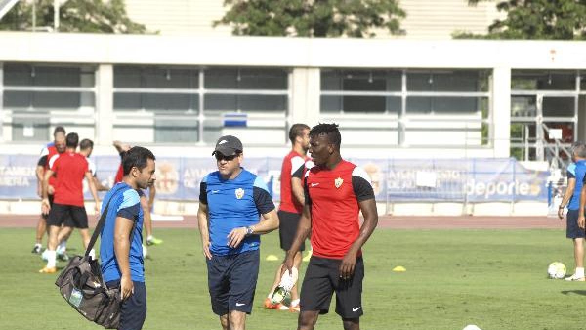 Jonathan Zongo tiene para dos meses.