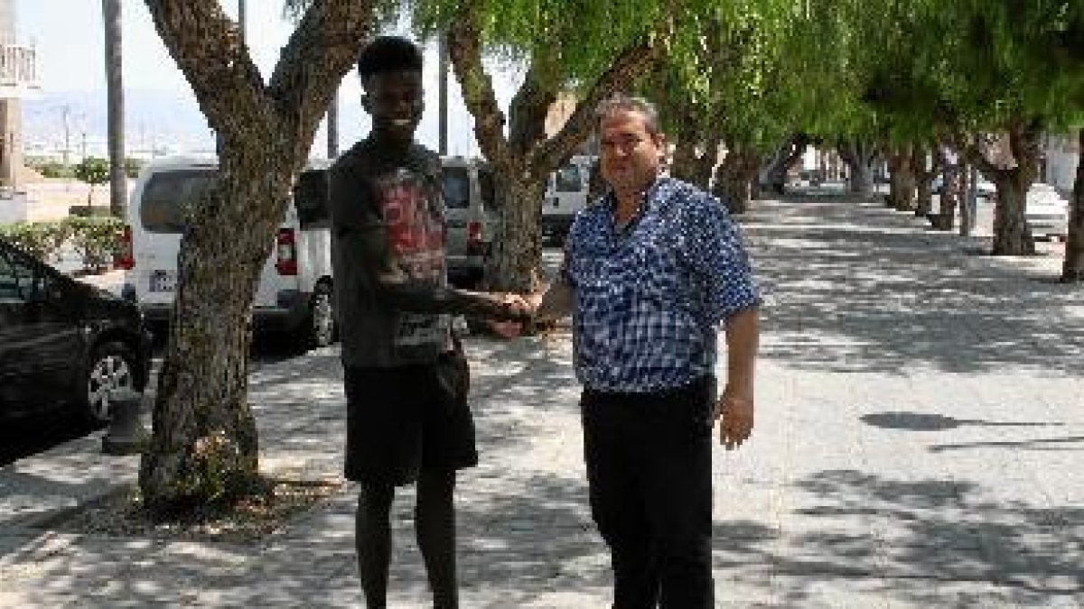 Admonio con Vicente Puertas.