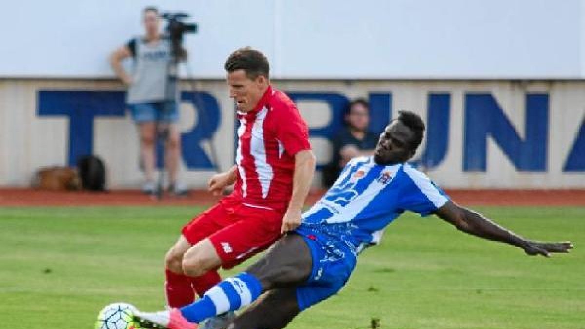 El partido de Lorca se puso muy caliente.