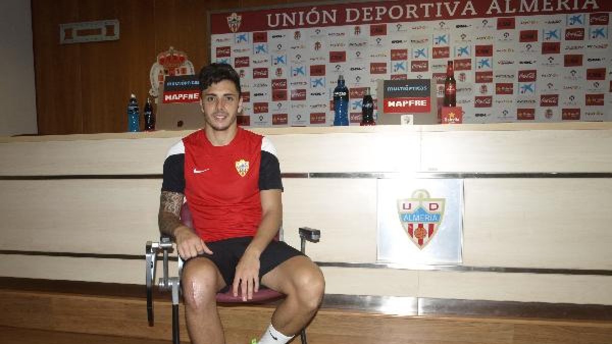Ximo Navarro, posando para LA VOZ en sala de prensa.