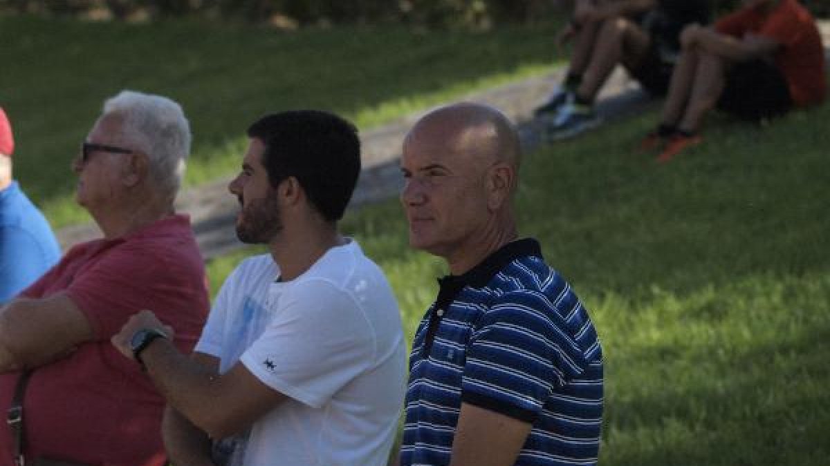 Miguel Rivera estuvo viendo al primer equipo.