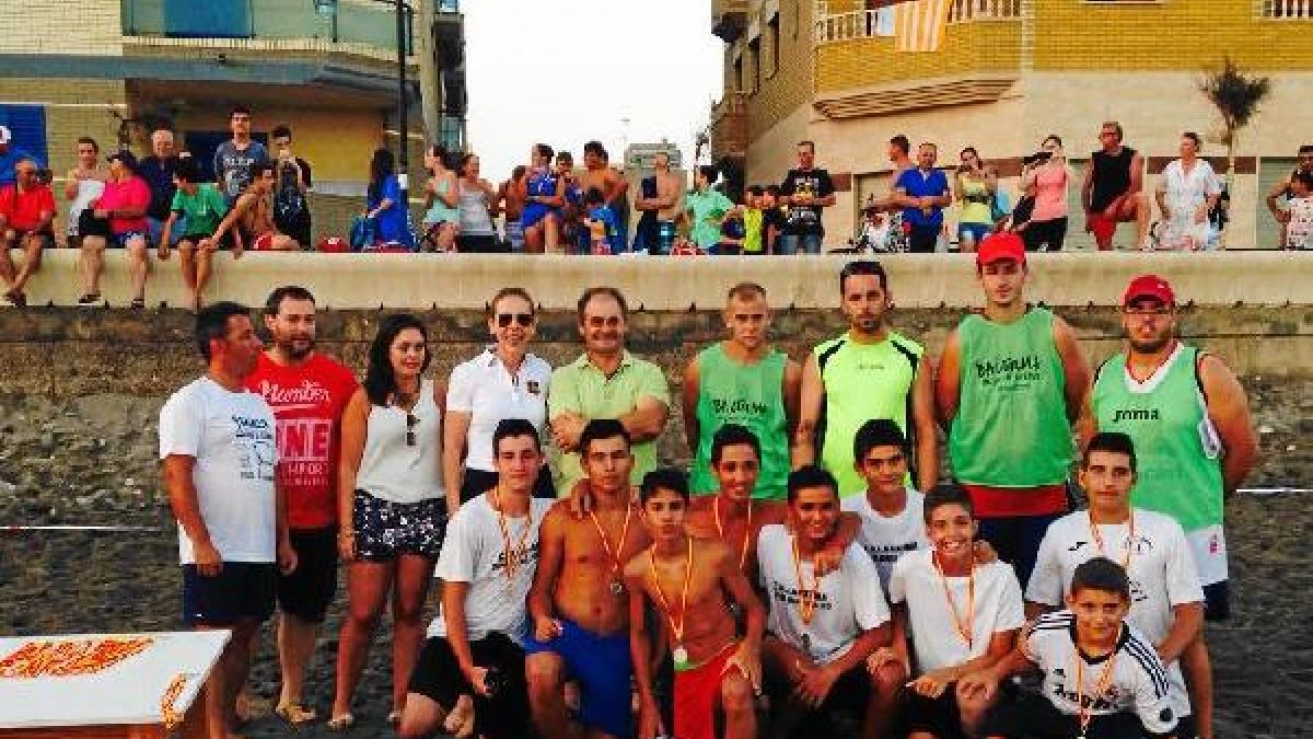 Fiesta final con los compeones.