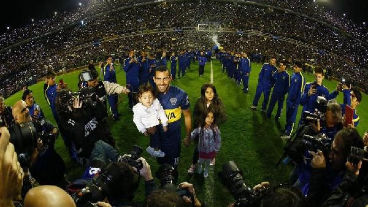 La Bombonera se llenó para recibir a Tévez.