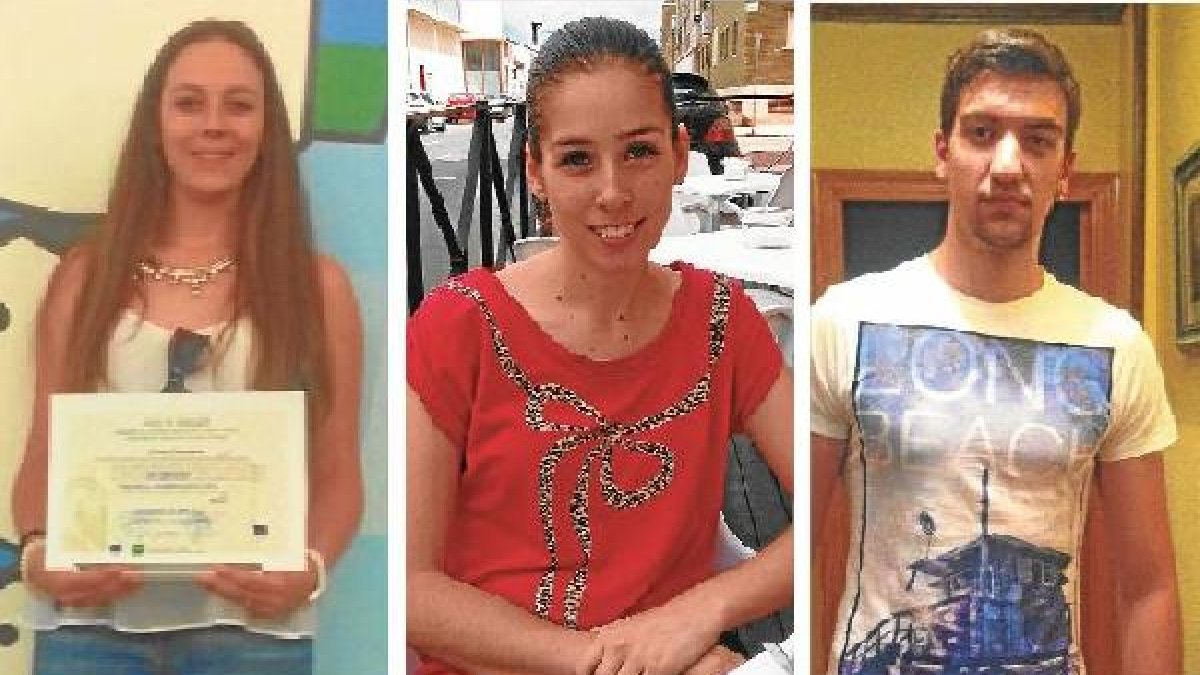 Los tres estudiantes de FP premiados.