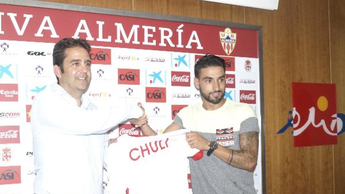 Alberto Benito, presentando a Chuli.