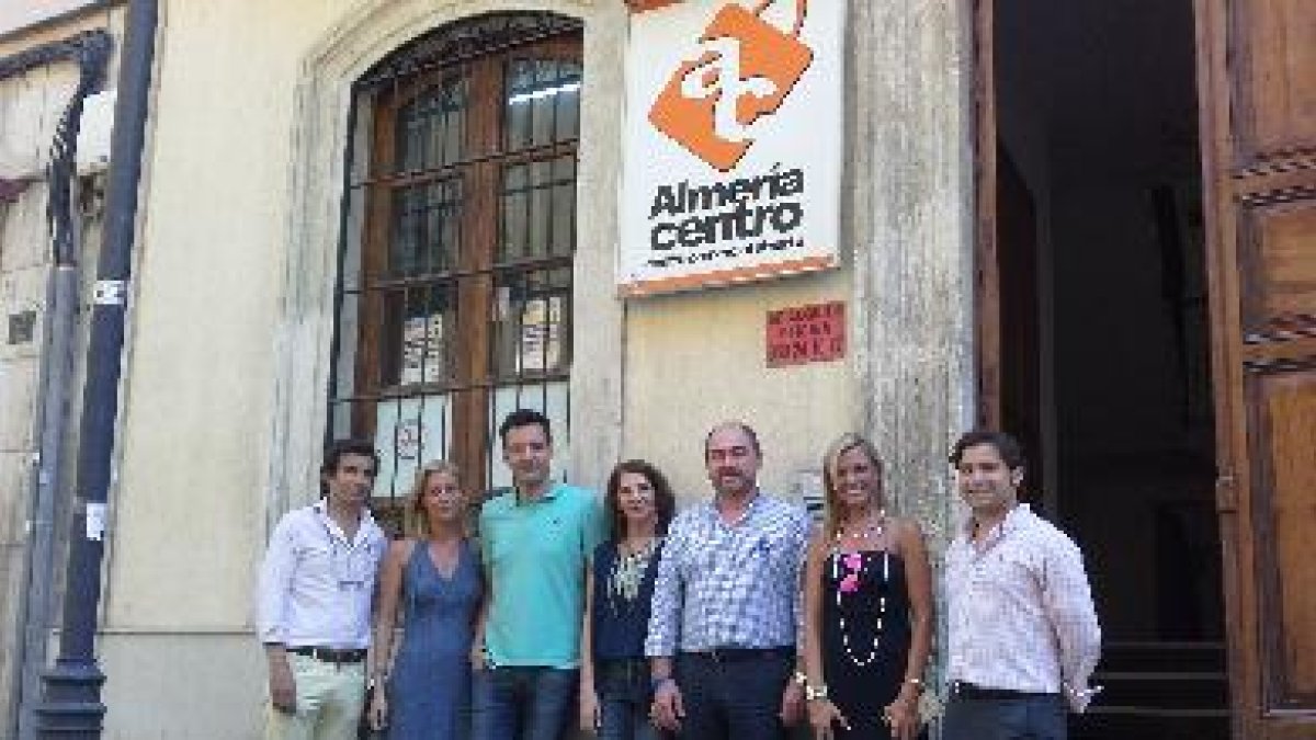 La nueva junta directiva de Almería Centro.