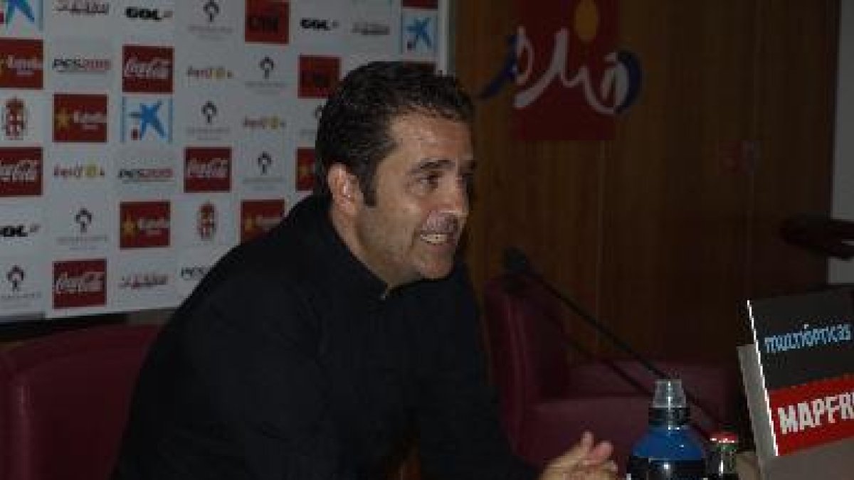 Alberto Benito en rueda de prensa.
