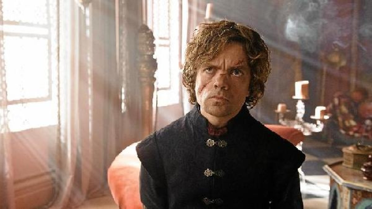 Peter Dinklage da vida a Tyrion Lannister.