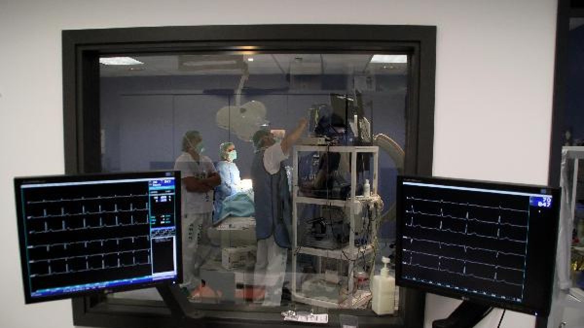 Parte del equipo de Hemodinámica en el hospital Torrecárdenas.
