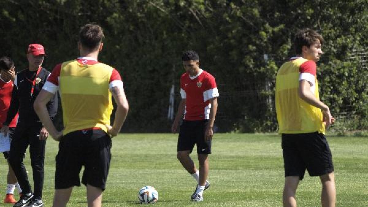Hicham hará la pretemporada con el filial.