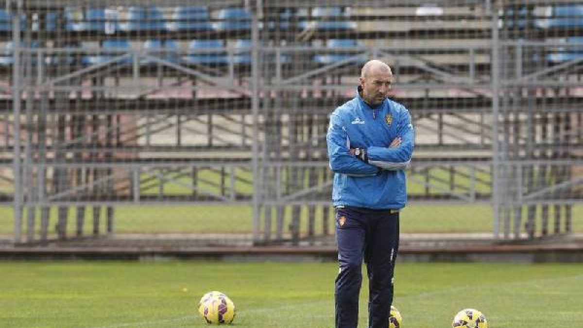 Ranko Popovic elogia al centrocampista Eldin Hadzic.