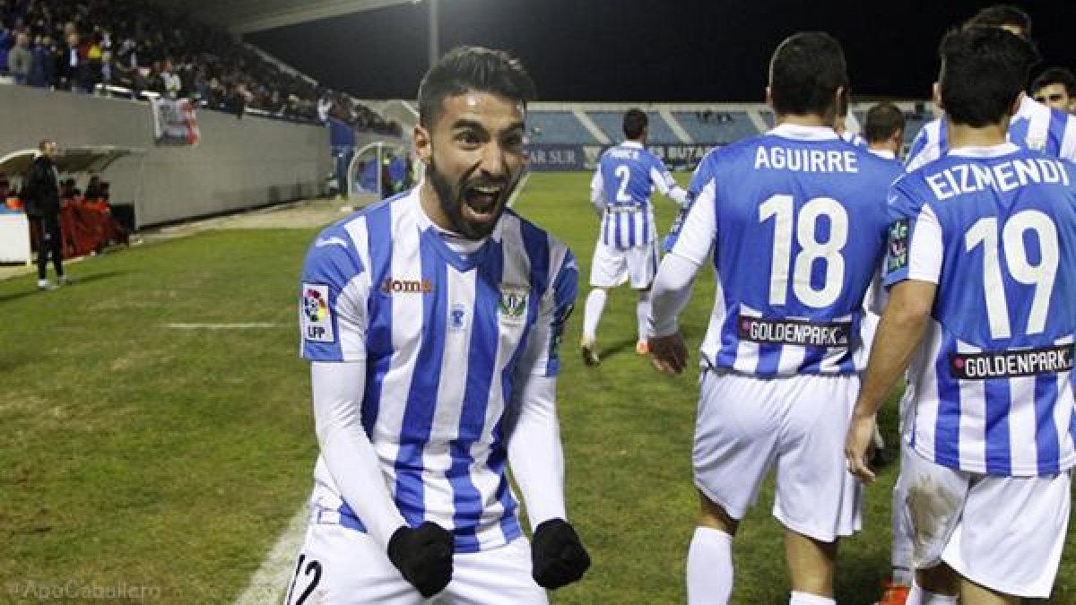 Chuli celebrando un gol con el Leganés.